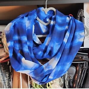 Calvin Klein Vibrant Wrap Around Blue and White Scarf.